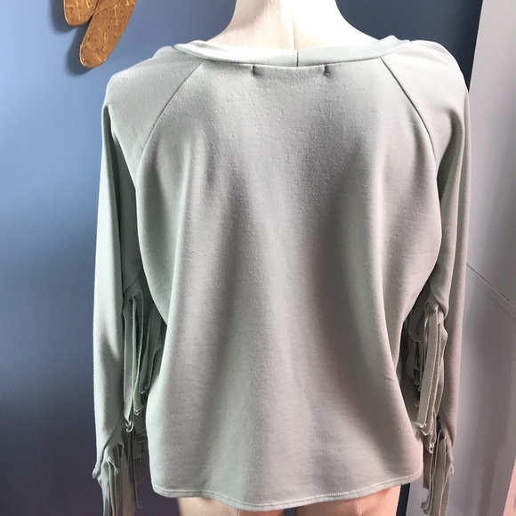 Three birds nest mint green oversized cropped V-neck fringe on sleeves top - Picture 6 of 12